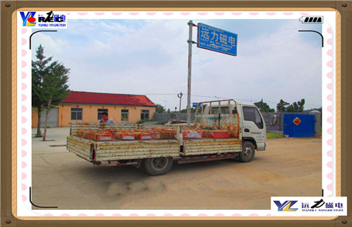 永磁除鐵器，山東懸掛式永磁除鐵器知識(shí)參數(shù)_內(nèi)部磁塊安裝方法_山東懸掛式永磁除鐵器型號(hào)價(jià)格