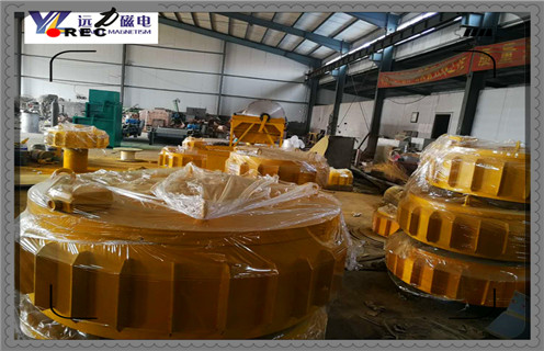 懸掛式除鐵器，河北懸掛式除鐵器 _內(nèi)部磁塊安裝方法_河北懸掛式除鐵器定制供應(yīng)型號(hào)價(jià)格